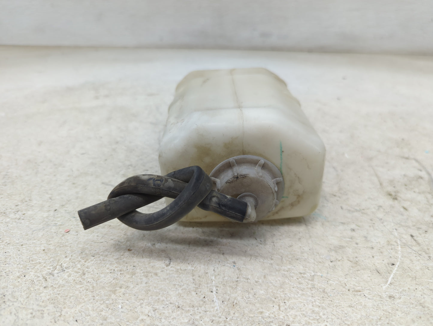 2001 Honda Accord Windshield Washer Fluid Reservoir Bottle Oem - Oemusedautoparts1.com