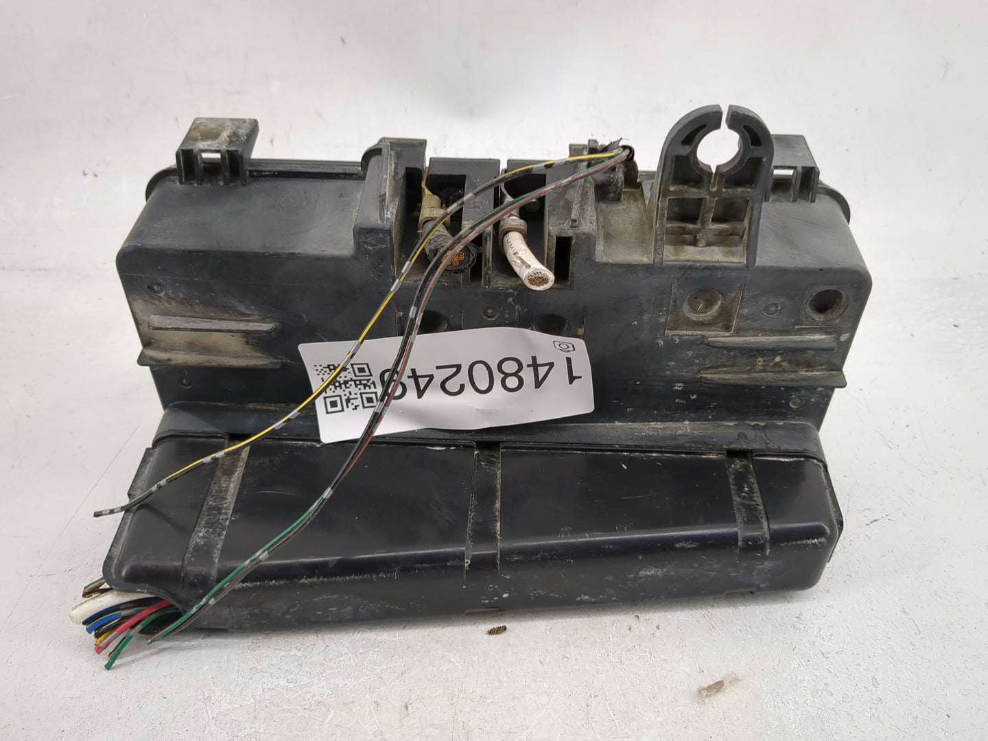 2000-2002 Honda Accord Fusebox Fuse Box Panel Relay Module P/N:S84-A1 S84-A Fits Fits 2000 2001 2002 OEM Used Auto Parts - O