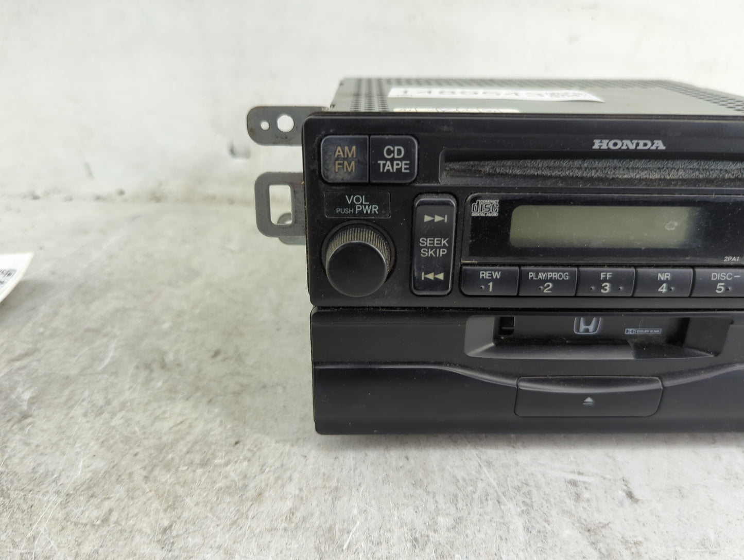 2001-2002 Honda Accord Radio AM FM Cd Player Receiver Replacement Fits Fits 2001 2002 OEM Used Auto Parts - Oemusedautoparts