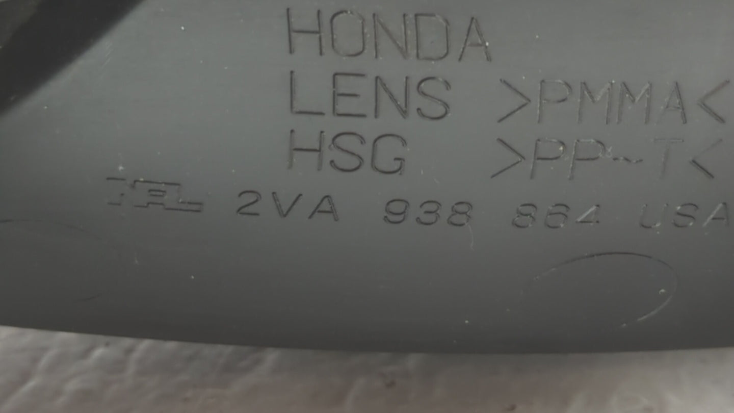 1998-2002 Honda Accord Tail Light Assembly Driver Left OEM Fits Fits 1998 1999 2000 2001 2002 OEM Used Auto Parts - Oemuseda