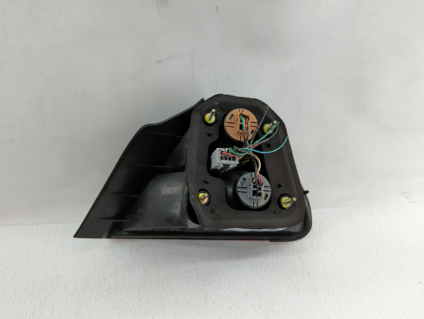 1998-2002 Honda Accord Tail Light Assembly Driver Left OEM Fits Fits 1998 1999 2000 2001 2002 OEM Used Auto Parts - Oemuseda