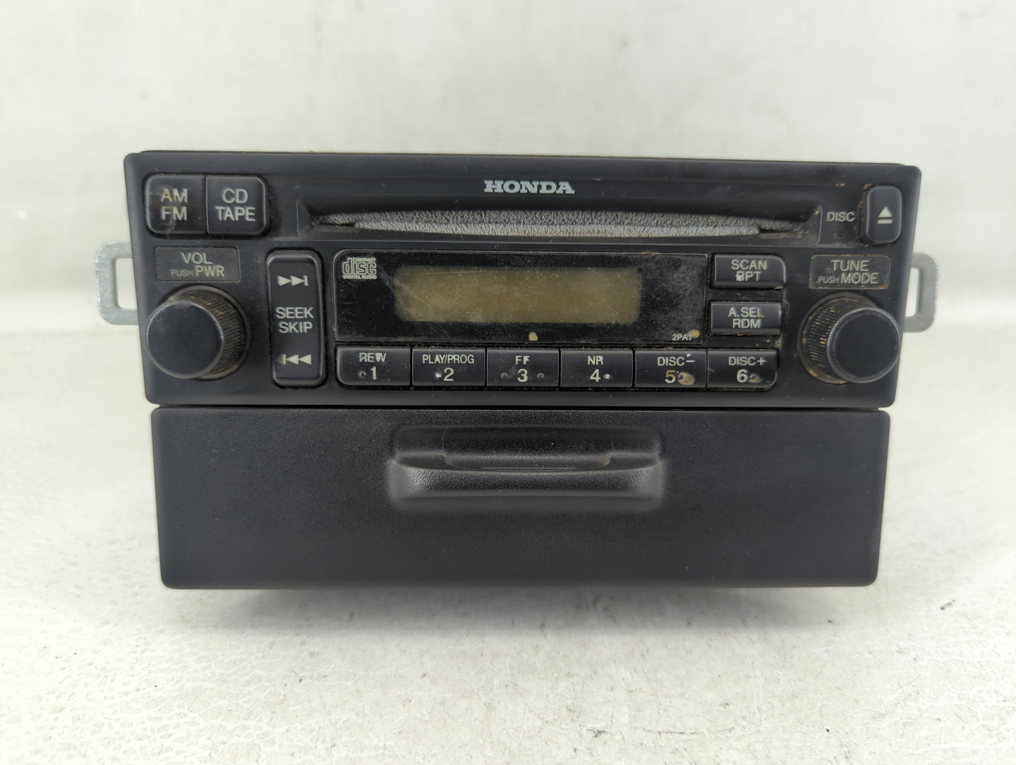 2001-2002 Honda Accord Am Fm Cd Player Radio Receiver - Oemusedautoparts1.com