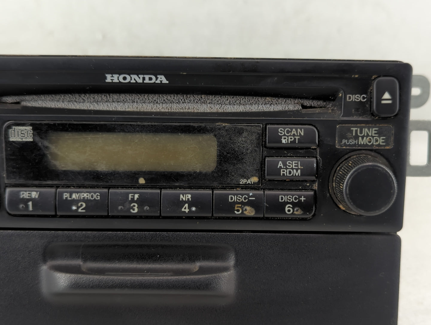 2001-2002 Honda Accord Am Fm Cd Player Radio Receiver - Oemusedautoparts1.com