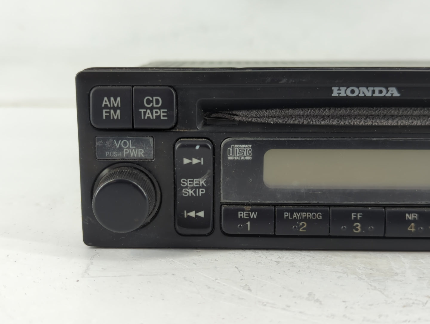 2001-2002 Honda Accord Am Fm Cd Player Radio Receiver - Oemusedautoparts1.com