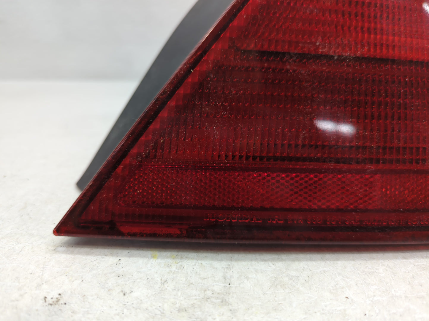 1998-2002 Honda Accord Tail Light Assembly Passenger Right OEM P/N:2VA 938 864 Fits Fits 1998 1999 2000 2001 2002 OEM Used A