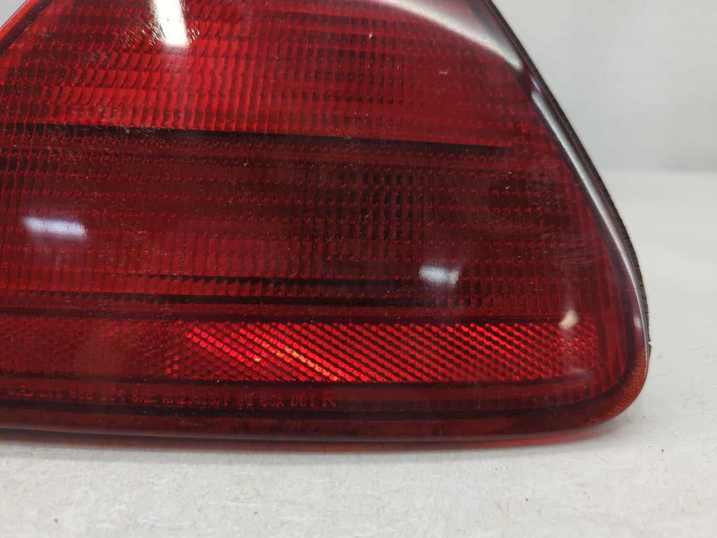1998-2002 Honda Accord Tail Light Assembly Passenger Right OEM P/N:2VA 938 864 Fits Fits 1998 1999 2000 2001 2002 OEM Used A