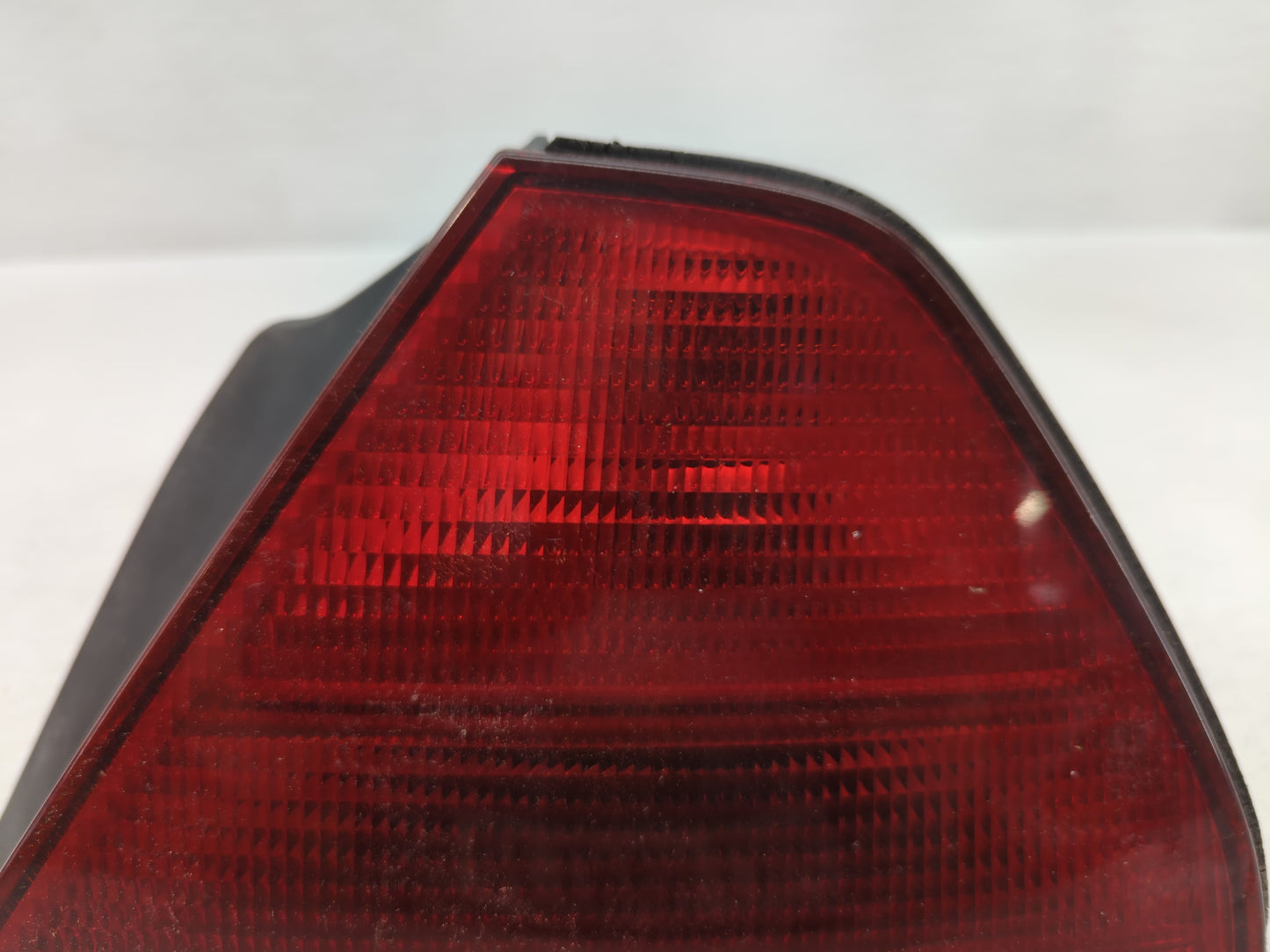 1998-2002 Honda Accord Tail Light Assembly Passenger Right OEM P/N:2VA 938 864 Fits Fits 1998 1999 2000 2001 2002 OEM Used A