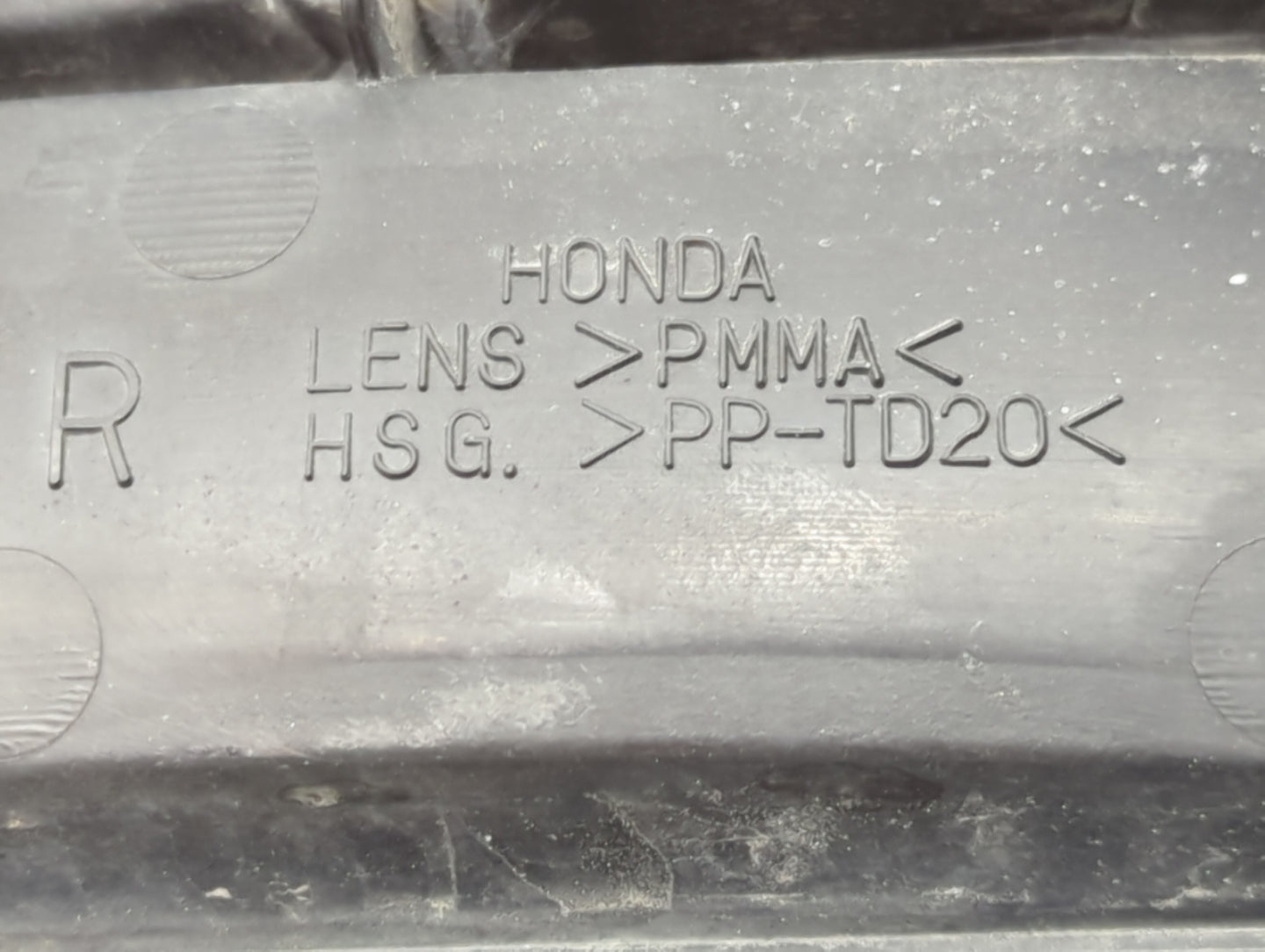 2001-2002 Honda Accord Passenger Right Side Deck Lid Mounted Tail Light - Oemusedautoparts1.com
