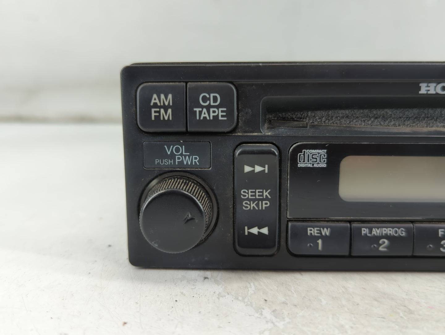 2001-2002 Honda Accord Radio AM FM Cd Player Receiver Replacement P/N:39100-S84-A410-M1 Fits Fits 2001 2002 OEM Used Auto Pa