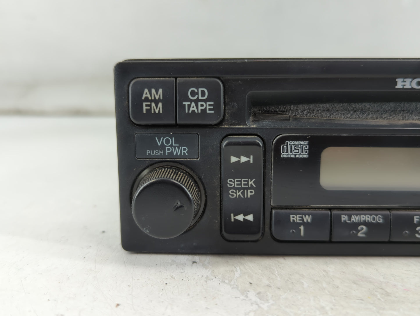 2001-2002 Honda Accord Radio AM FM Cd Player Receiver Replacement P/N:39100-S84-A410-M1 Fits Fits 2001 2002 OEM Used Auto Pa