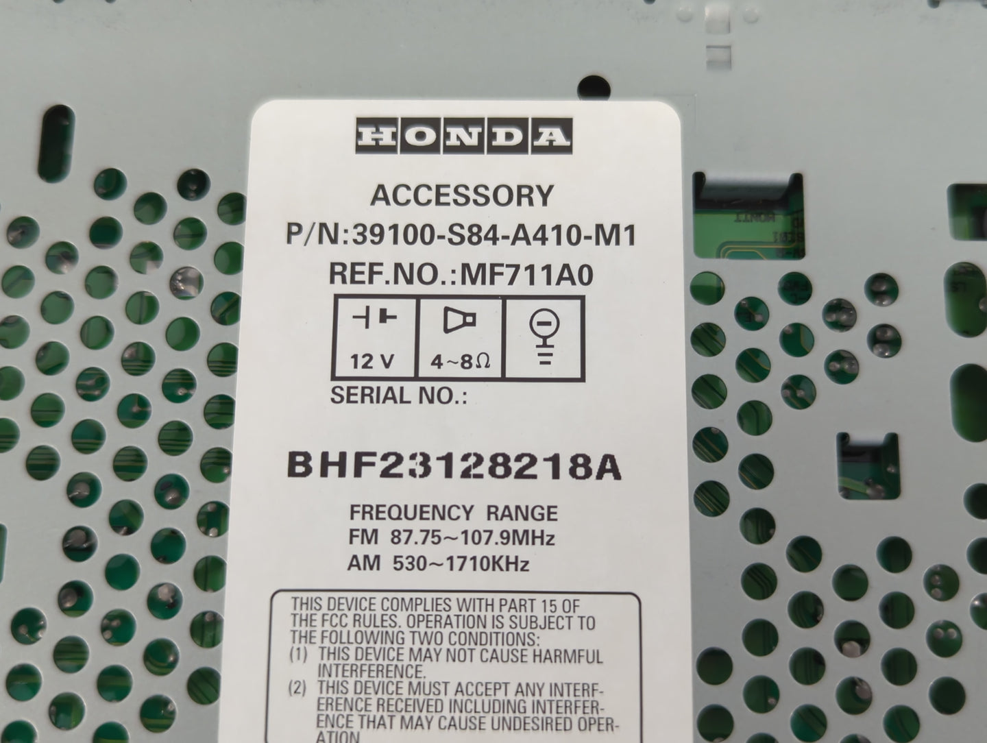 2001-2002 Honda Accord Radio AM FM Cd Player Receiver Replacement P/N:39100-S84-A410-M1 Fits Fits 2001 2002 OEM Used Auto Pa