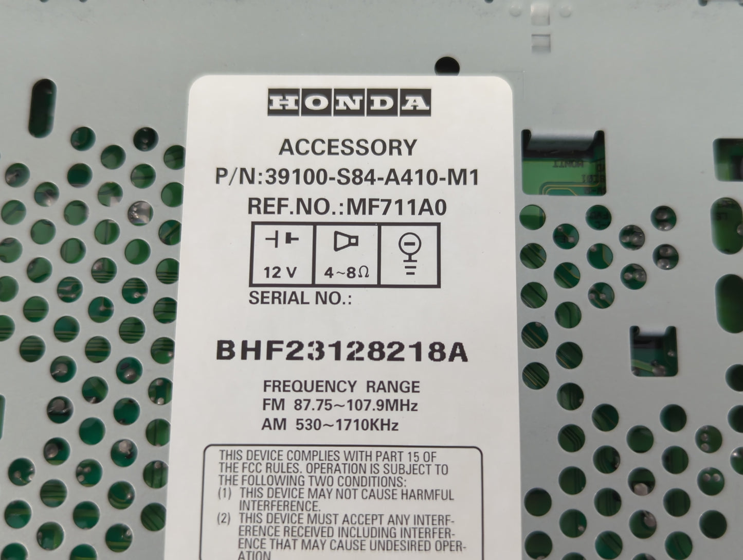 2001-2002 Honda Accord Radio AM FM Cd Player Receiver Replacement P/N:39100-S84-A410-M1 Fits Fits 2001 2002 OEM Used Auto Pa