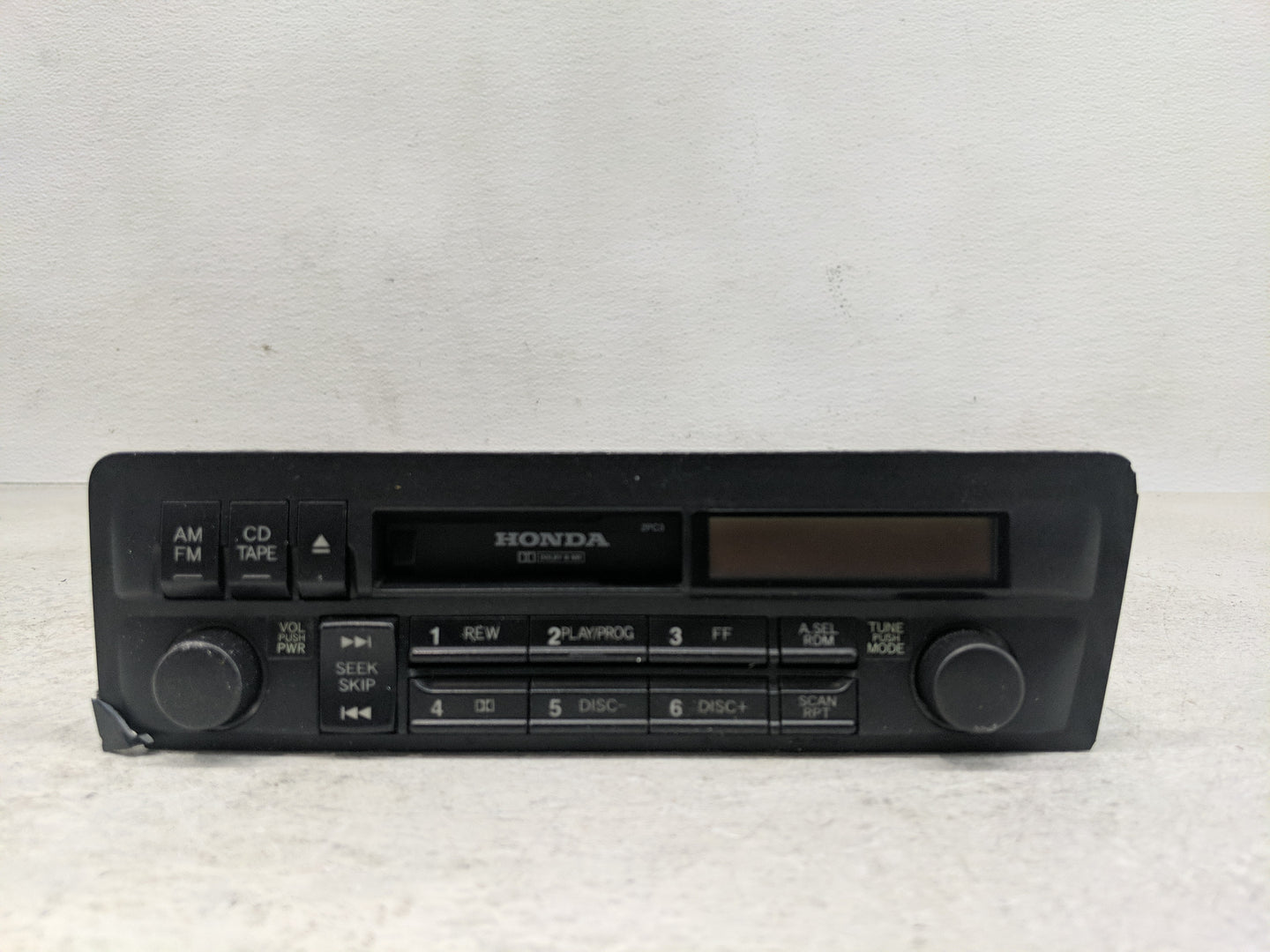 2001-2002 Honda Civic Radio AM FM Cd Player Receiver Replacement P/N:ANF22066187 Fits Fits 2001 2002 OEM Used Auto Parts - O