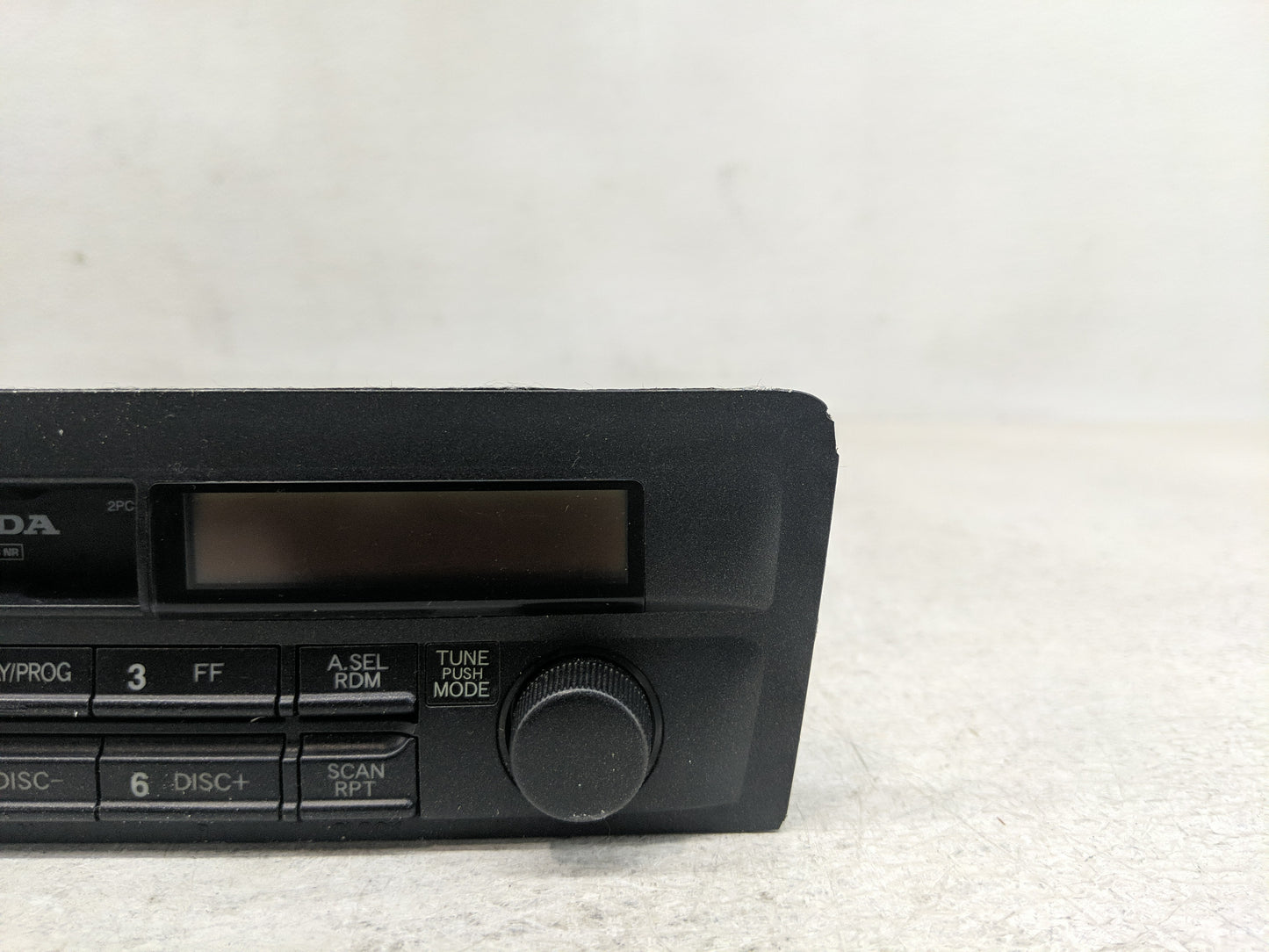 2001-2002 Honda Civic Radio AM FM Cd Player Receiver Replacement P/N:ANF22066187 Fits Fits 2001 2002 OEM Used Auto Parts - O