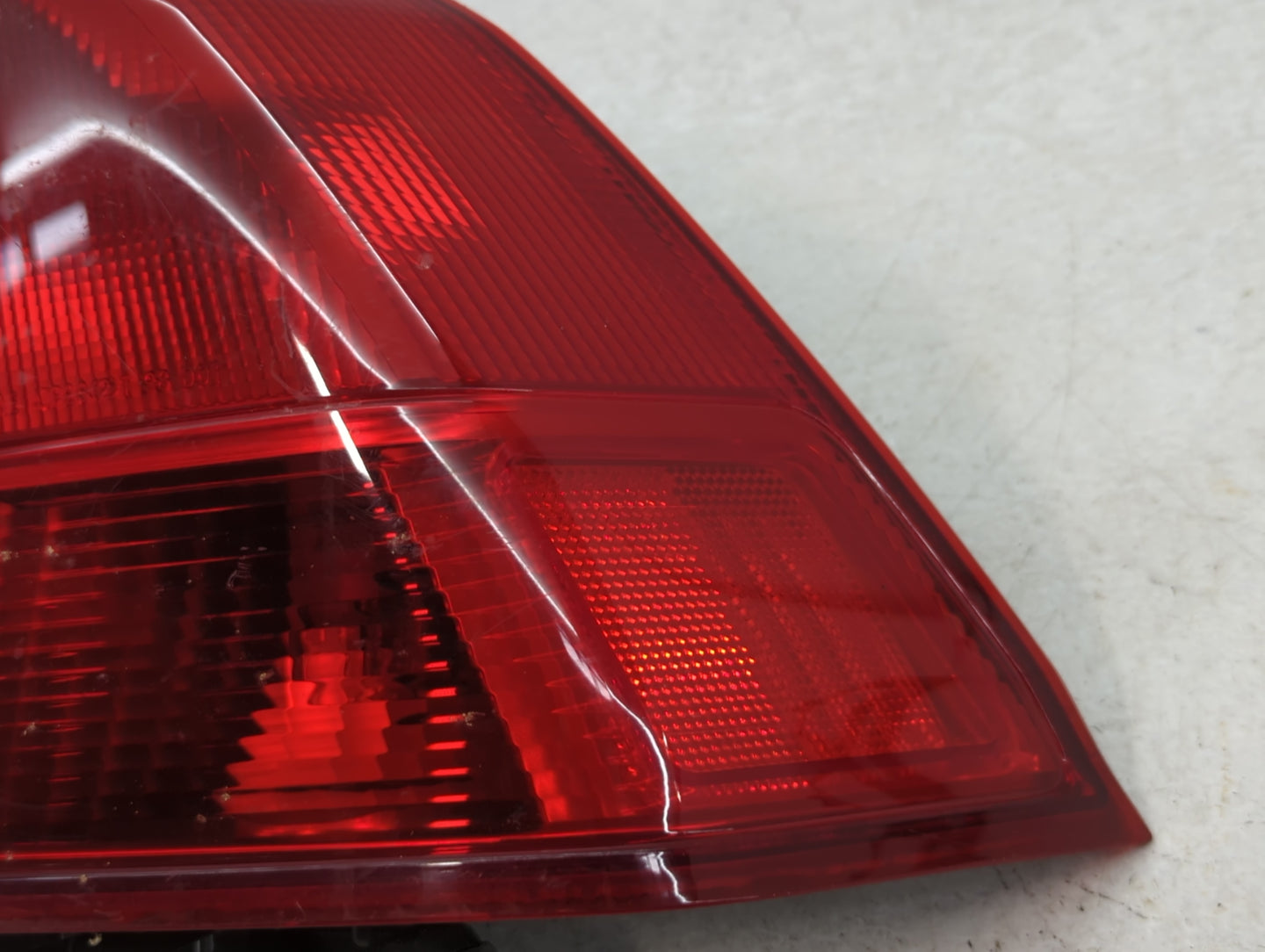 2001-2002 Honda Civic Tail Light Assembly Passenger Right OEM P/N:7443 Fits Fits 2001 2002 2003 OEM Used Auto Parts - Oemuse