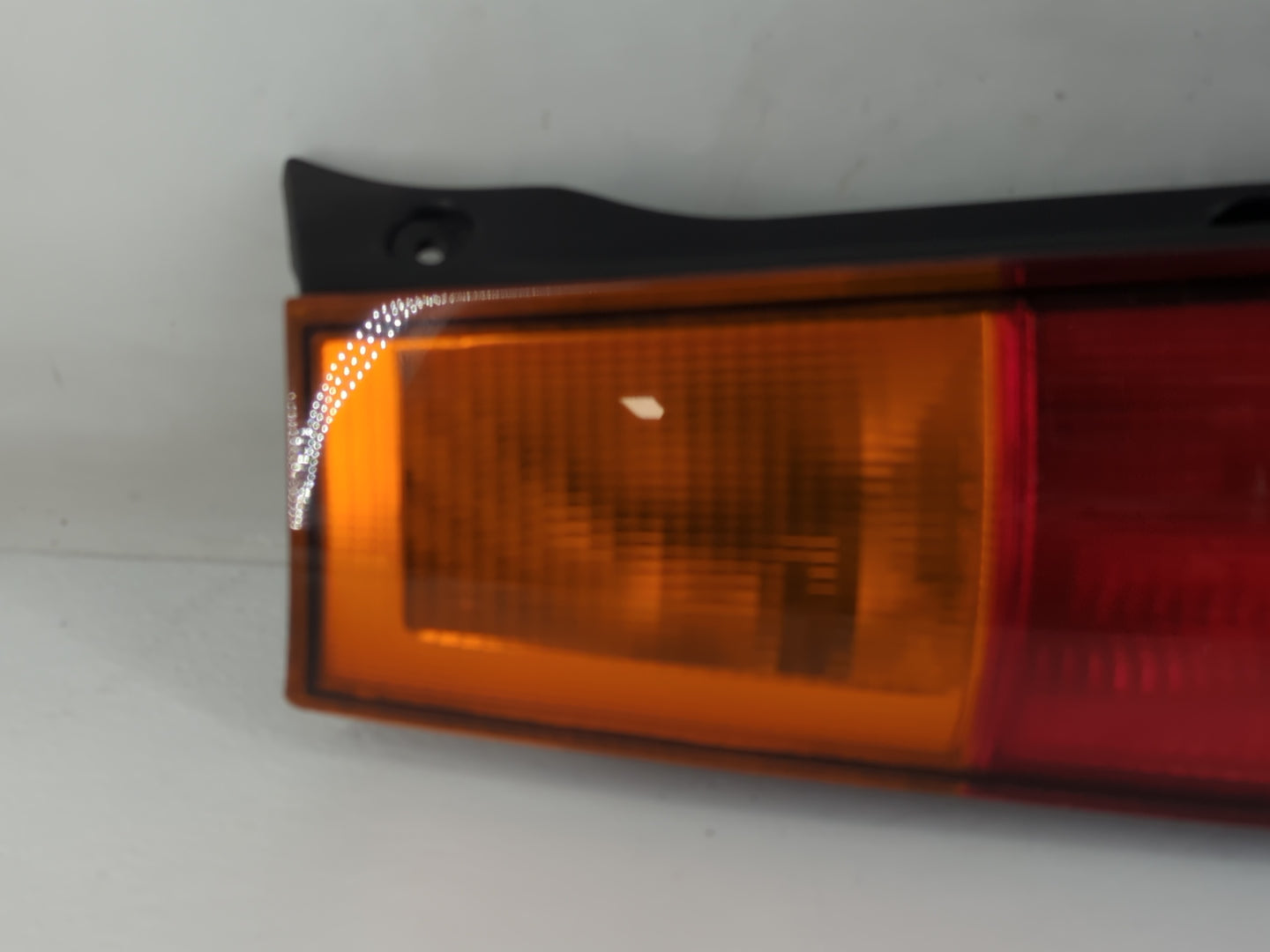 1997-2001 Honda Cr-V Tail Light Assembly Driver Left OEM P/N:043-2200 Fits Fits 1997 1998 1999 2000 2001 OEM Used Auto Parts
