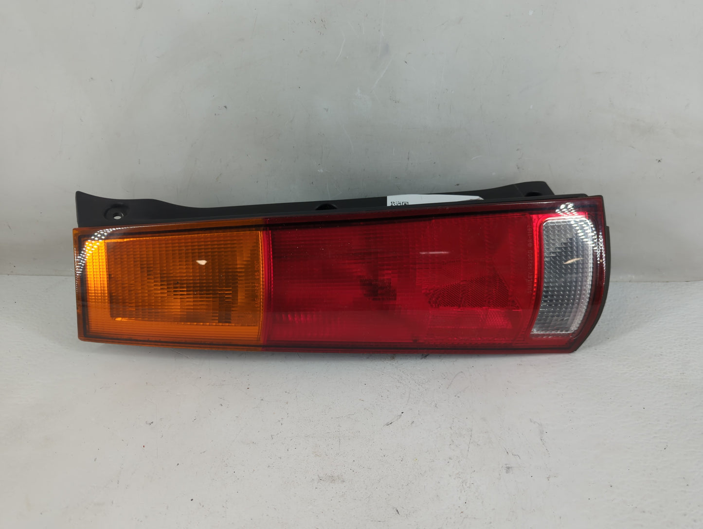 1997-2001 Honda Cr-V Tail Light Assembly Driver Left OEM P/N:043-2200 Fits Fits 1997 1998 1999 2000 2001 OEM Used Auto Parts