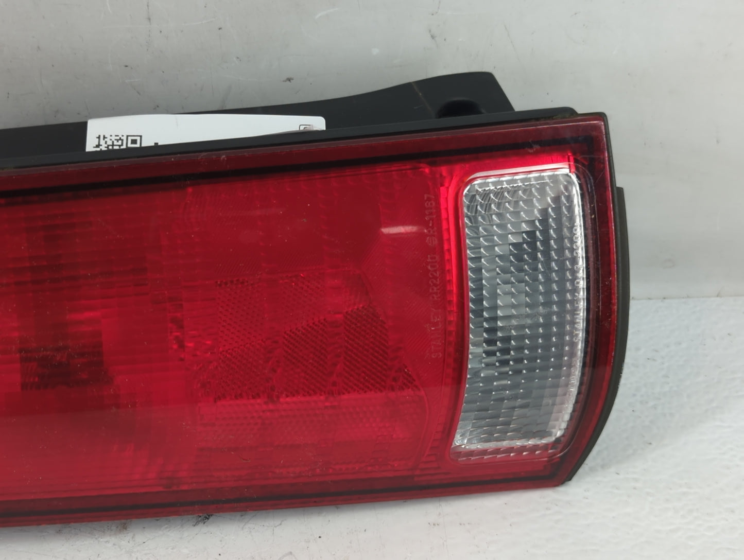 1997-2001 Honda Cr-V Tail Light Assembly Driver Left OEM P/N:043-2200 Fits Fits 1997 1998 1999 2000 2001 OEM Used Auto Parts