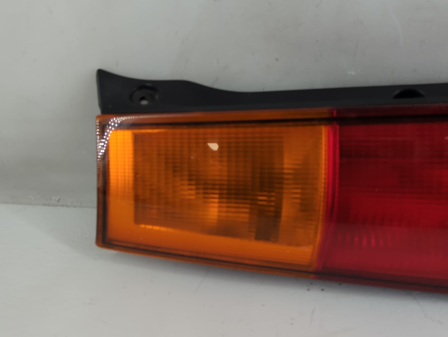 1997-2001 Honda Cr-V Tail Light Assembly Driver Left OEM P/N:043-2200 Fits Fits 1997 1998 1999 2000 2001 OEM Used Auto Parts