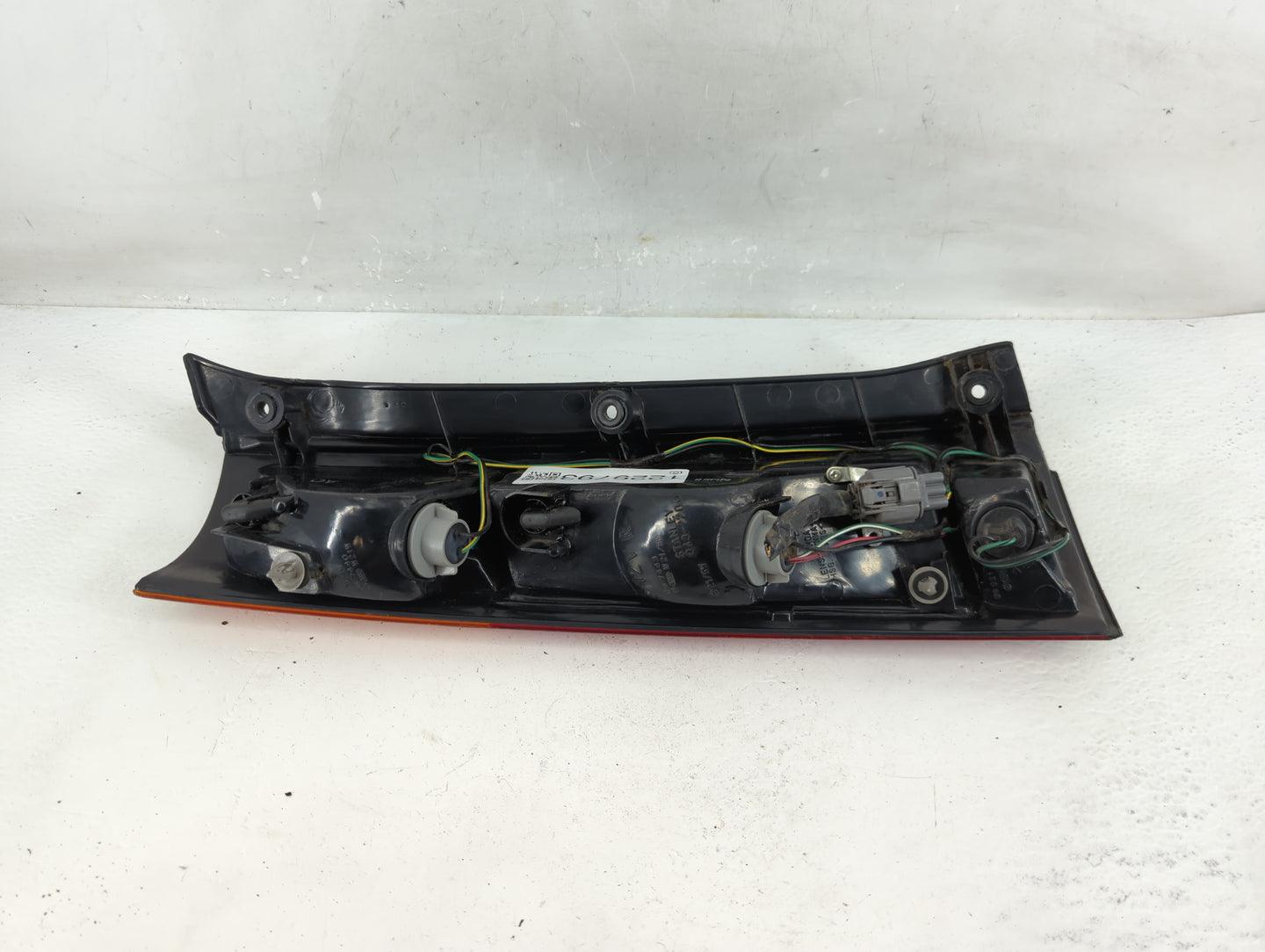 1997-2001 Honda Cr-V Tail Light Assembly Passenger Right OEM P/N:043-2200 Fits Fits 1997 1998 1999 2000 2001 OEM Used Auto P