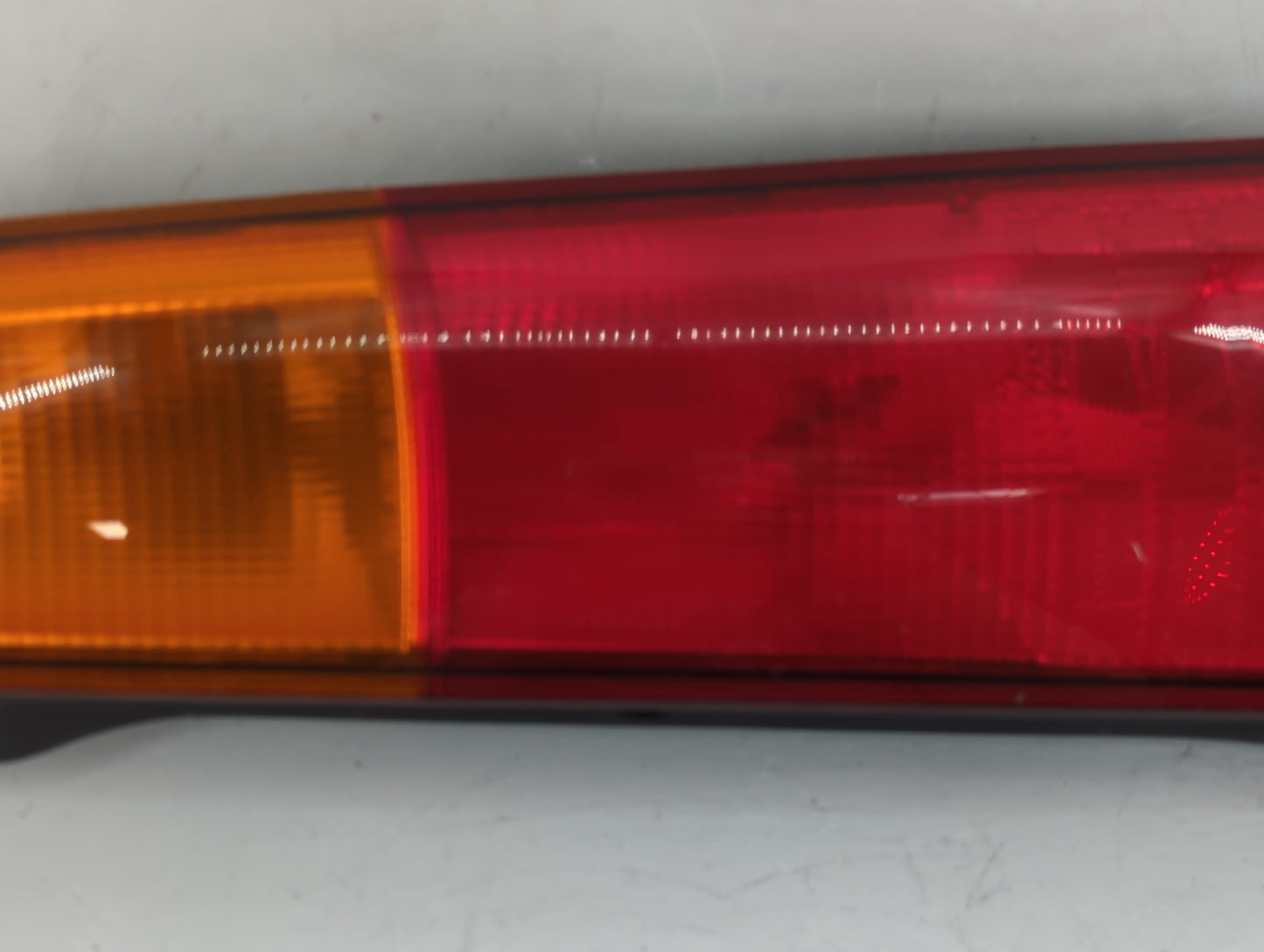 1997-2001 Honda Cr-V Tail Light Assembly Passenger Right OEM P/N:043-2200 Fits Fits 1997 1998 1999 2000 2001 OEM Used Auto P