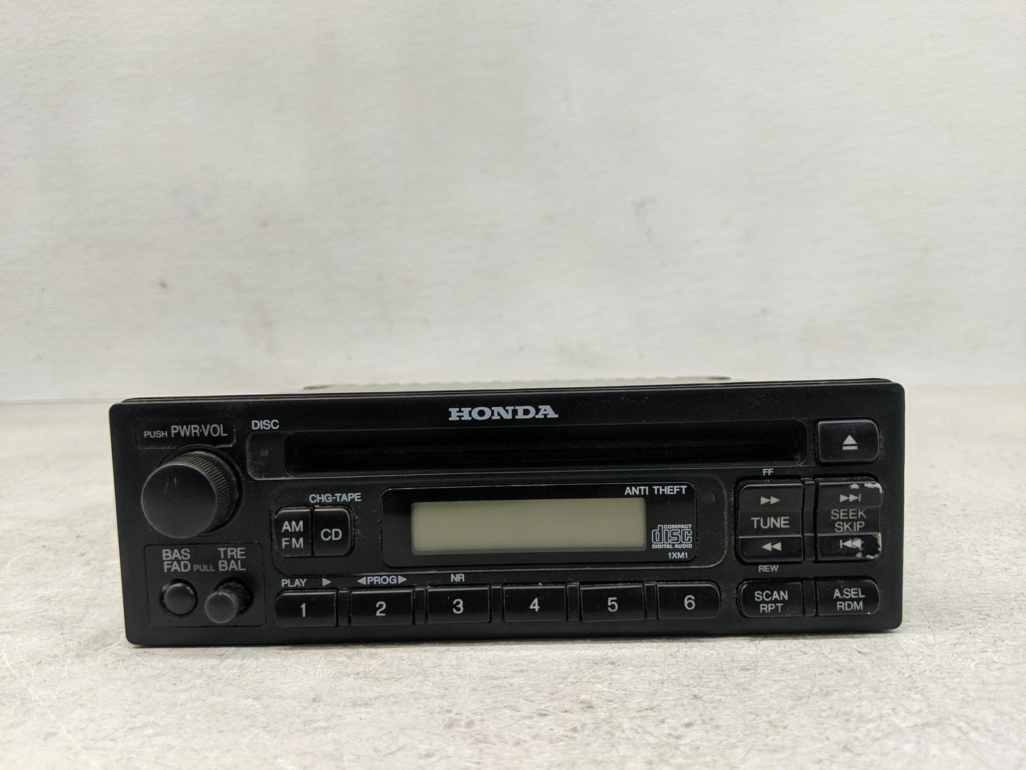 1999-2001 Honda Cr-V Radio AM FM Cd Player Receiver Replacement P/N:39100-S10-A500 Fits Fits 1999 2000 2001 OEM Used Auto Pa