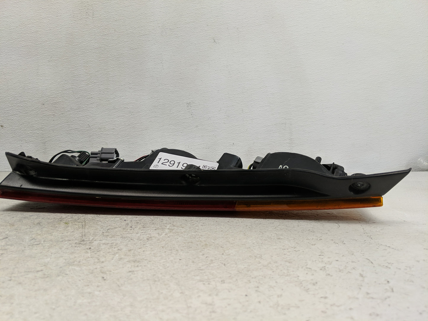 1997-2001 Honda Cr-V Tail Light Assembly Passenger Right OEM P/N:043-2200 Fits Fits 1997 1998 1999 2000 2001 OEM Used Auto P