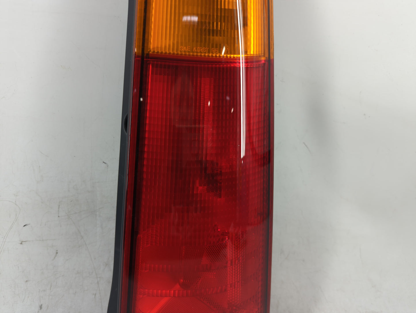 1997-2001 Honda Cr-V Tail Light Assembly Passenger Right OEM P/N:043-2200 Fits Fits 1997 1998 1999 2000 2001 OEM Used Auto P