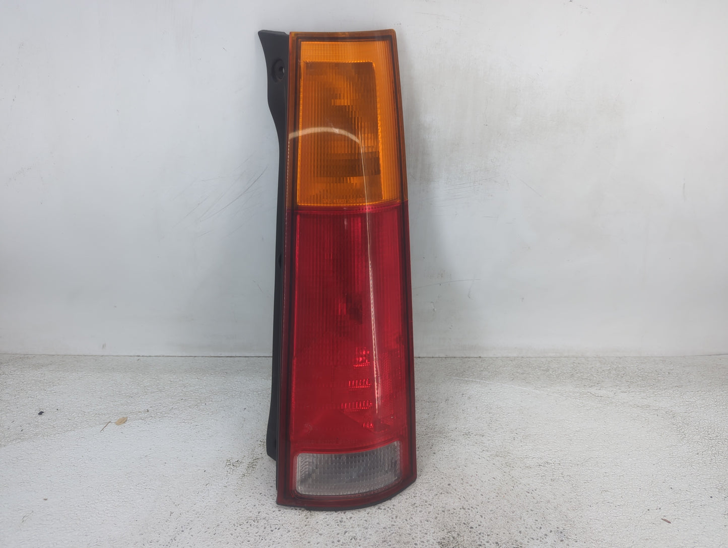 1997-2001 Honda Cr-V Tail Light Assembly Passenger Right OEM P/N:043-2200 Fits Fits 1997 1998 1999 2000 2001 OEM Used Auto P