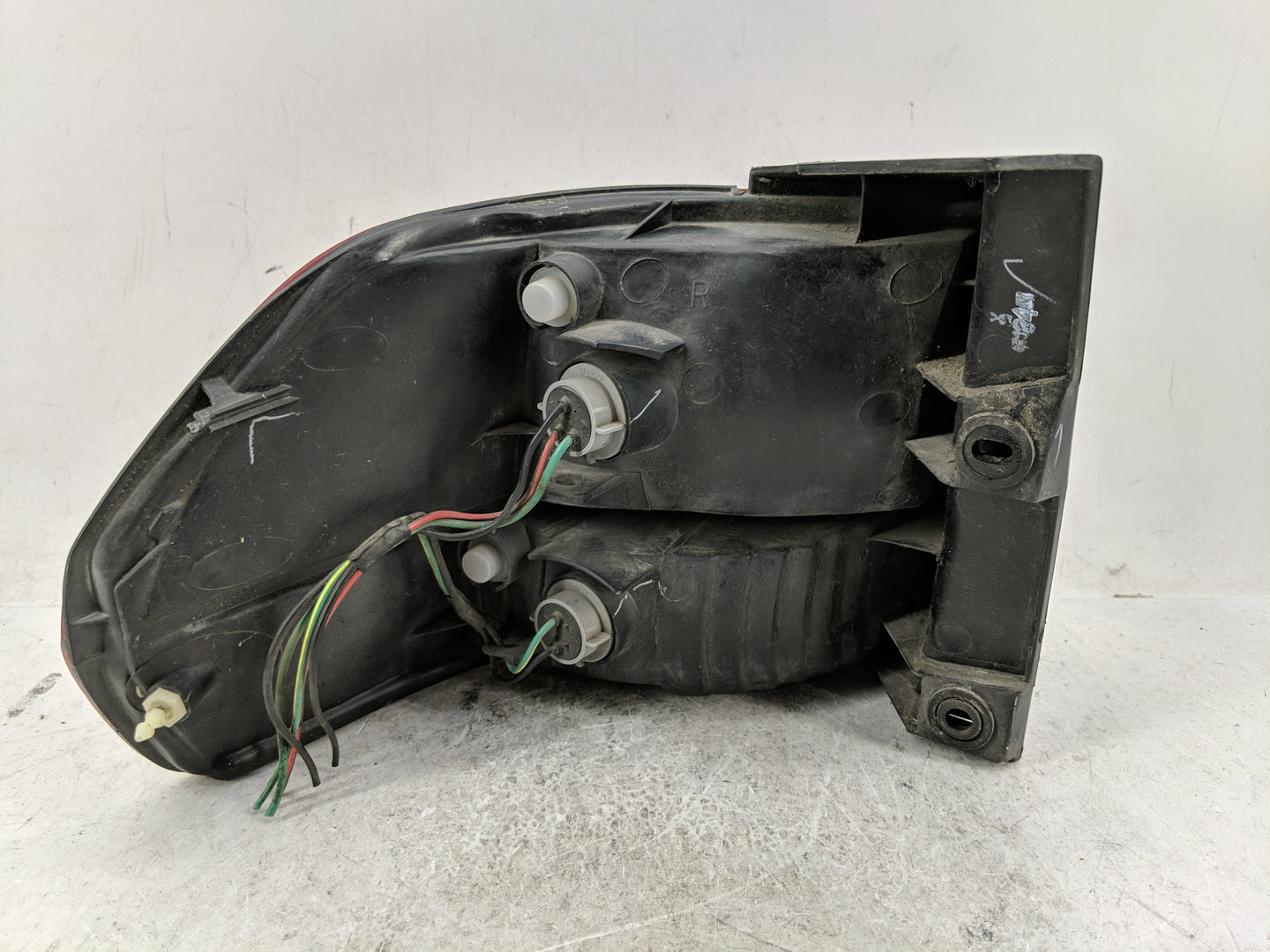 1999-2001 Honda Odyssey Tail Light Assembly Passenger Right OEM Fits Fits 1999 2000 2001 OEM Used Auto Parts - Oemusedautopa