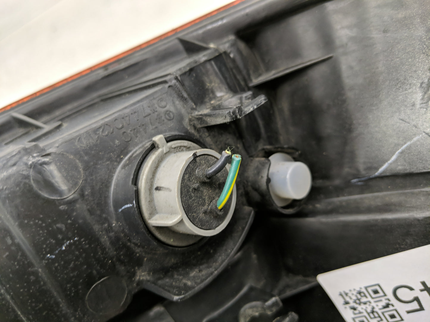 1999-2001 Honda Odyssey Tail Light Assembly Passenger Right OEM Fits Fits 1999 2000 2001 OEM Used Auto Parts - Oemusedautopa