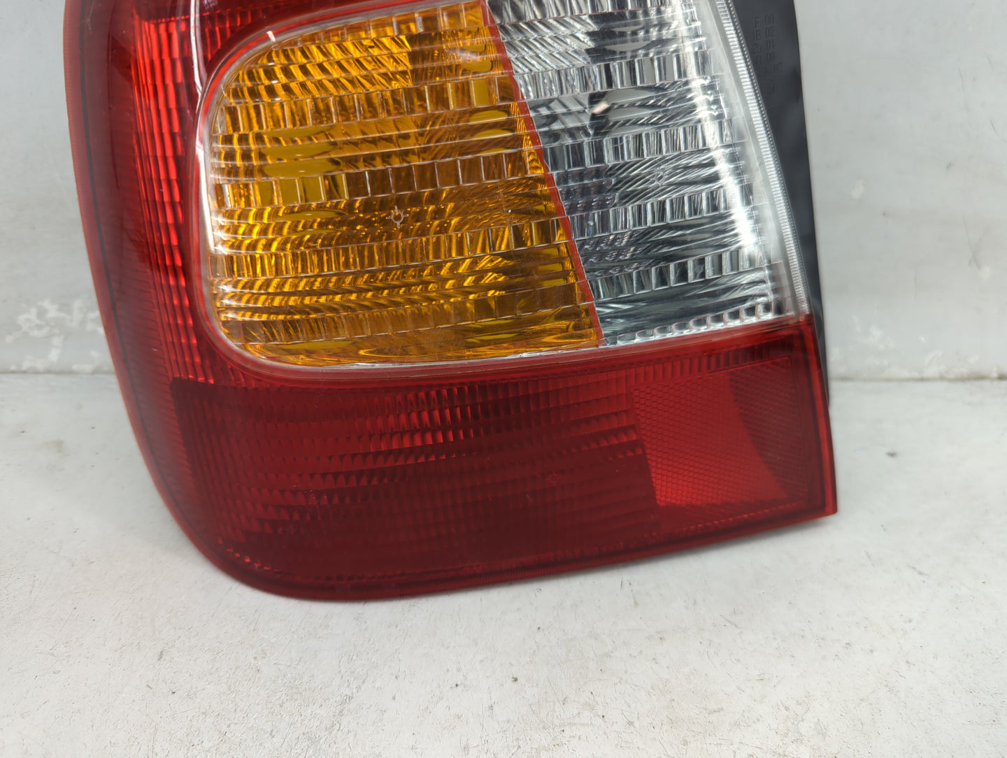 2000-2002 Hyundai Accent Tail Light Assembly Passenger Right OEM P/N:P21W P12V27W Fits Fits 2000 2001 2002 OEM Used Auto Par