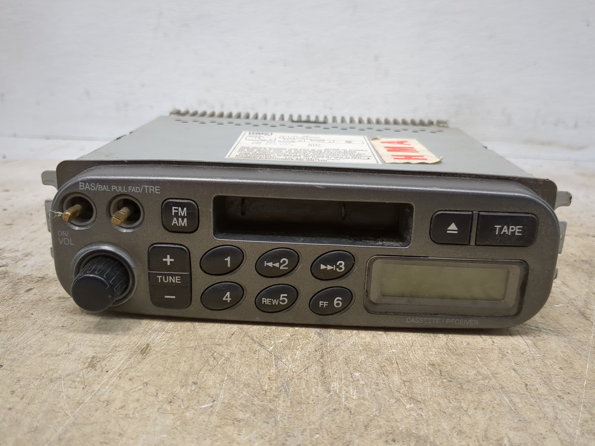 2001 Hyundai Accent Radio AM FM Cd Player Receiver Replacement P/N:HE01009680 OEM Used Auto Parts - Oemusedautoparts1.com
