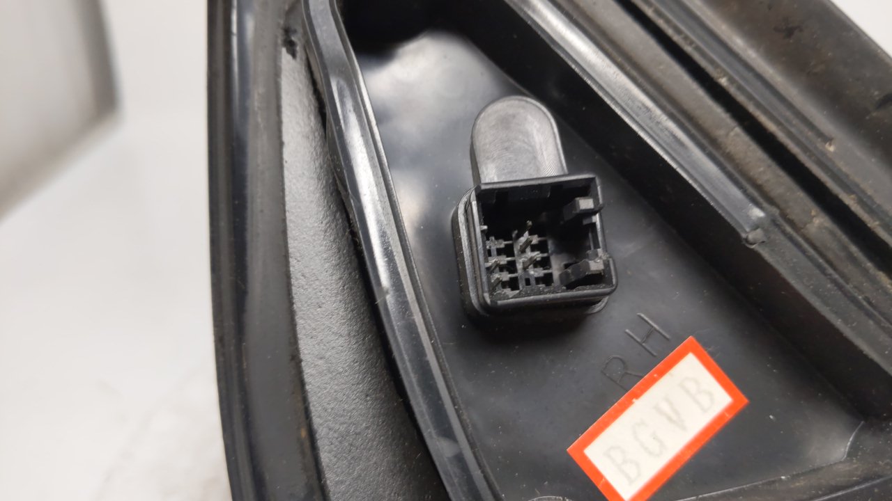 2001-2004 Hyundai Santa Fe Passenger Side View Mirror - Right Door Mirror OEM Used - Oemusedautoparts1.com