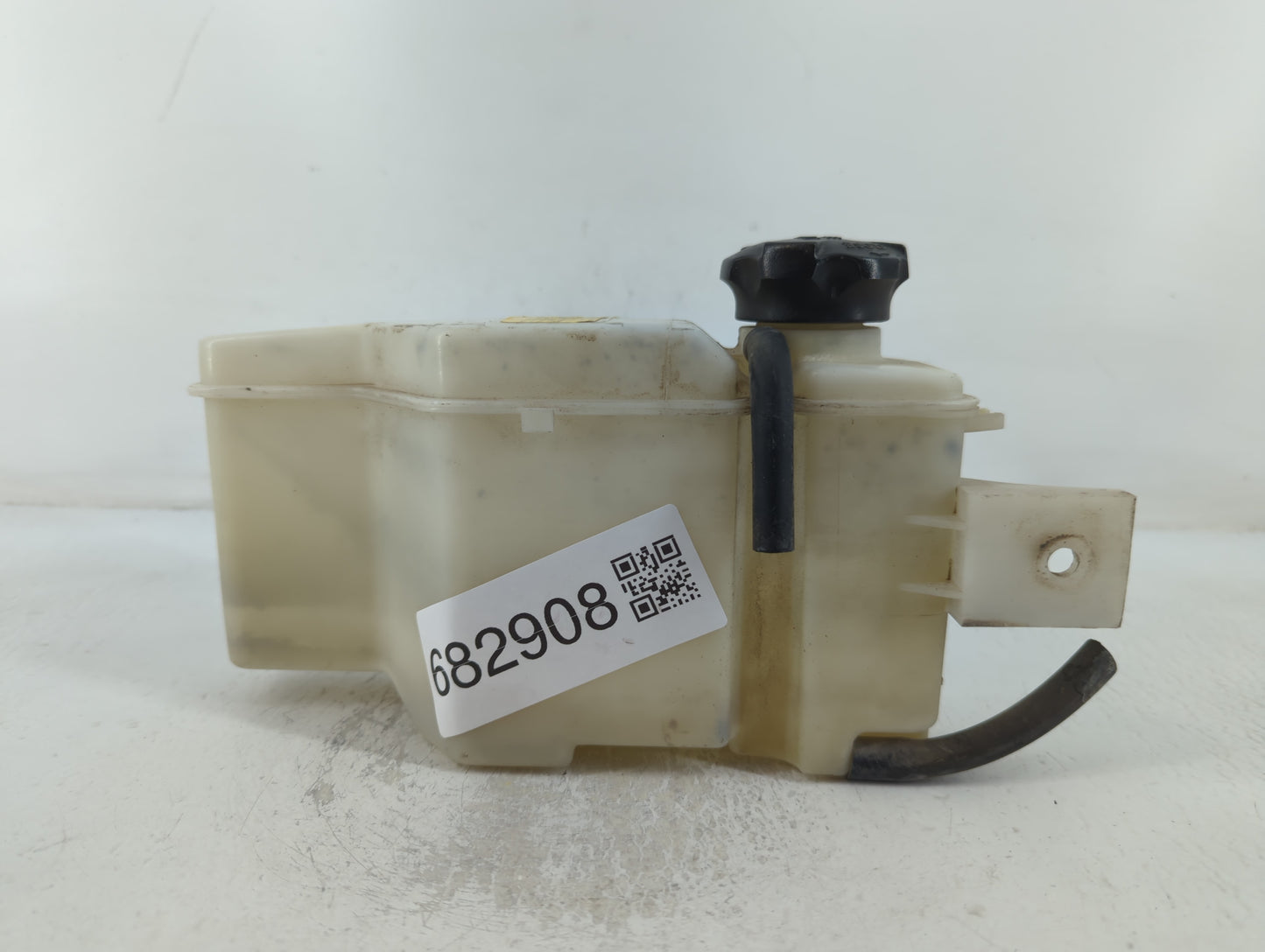 2001 Hyundai Santa Fe Windshield Washer Fluid Reservoir Bottle Oem - Oemusedautoparts1.com