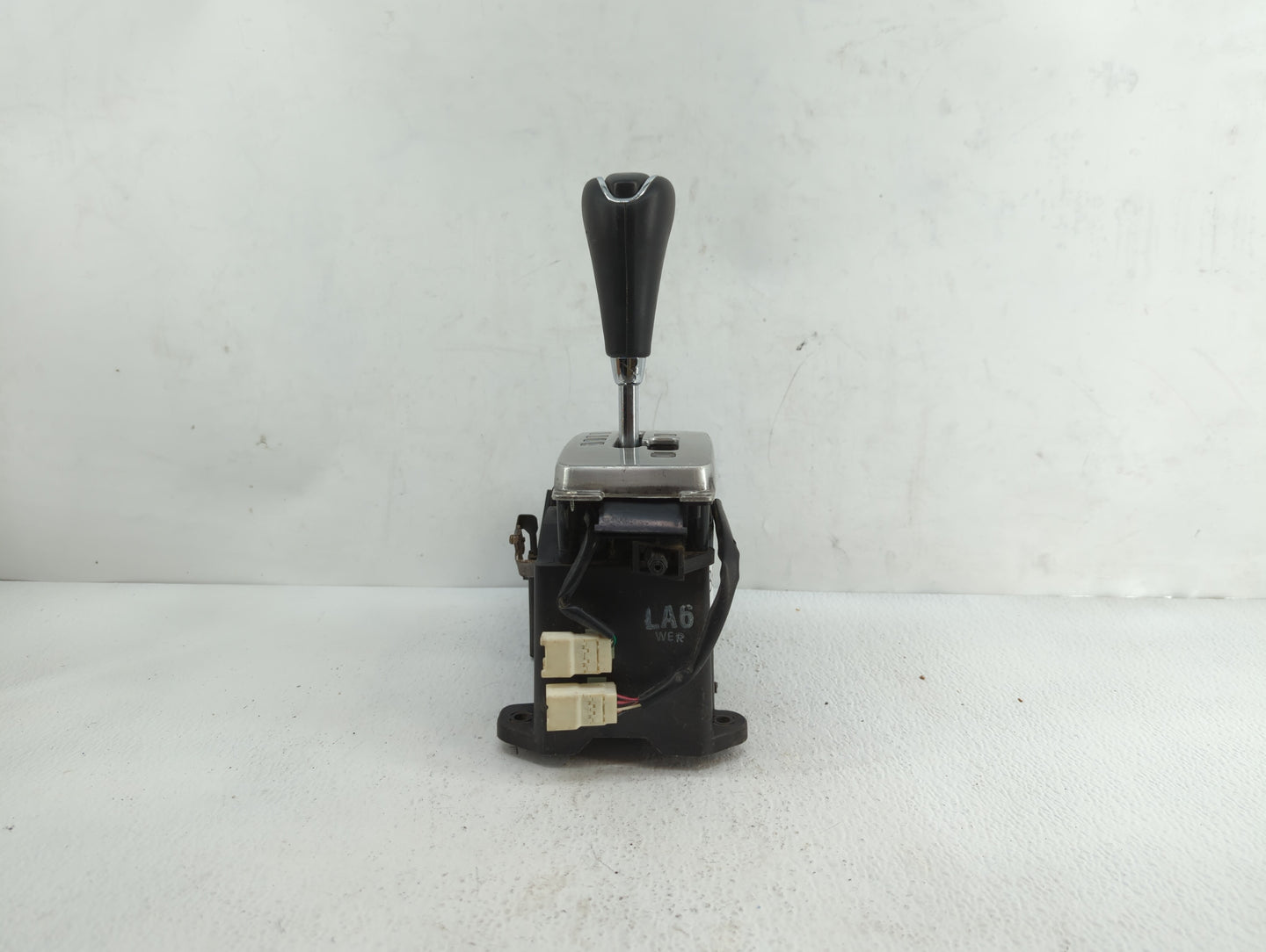 2001 Hyundai Xg300 Floor Console Assembly Shifter - Oemusedautoparts1.com