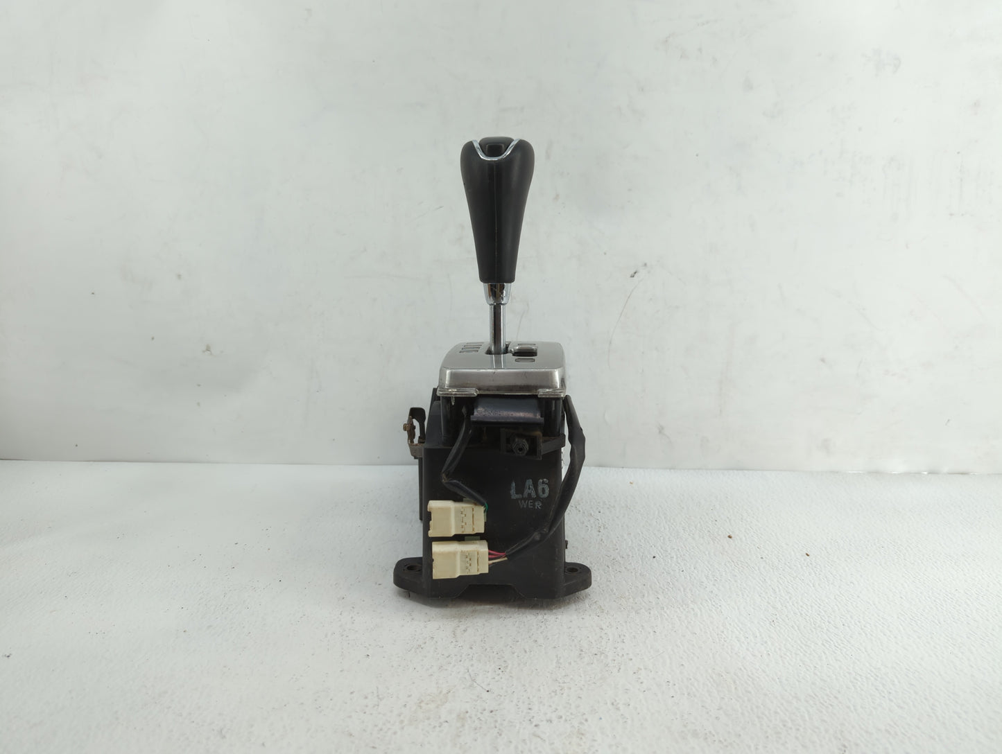 2001 Hyundai Xg300 Floor Console Assembly Shifter - Oemusedautoparts1.com