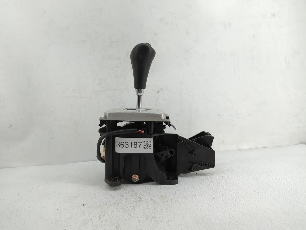 2001 Hyundai Xg300 Floor Console Assembly Shifter - Oemusedautoparts1.com