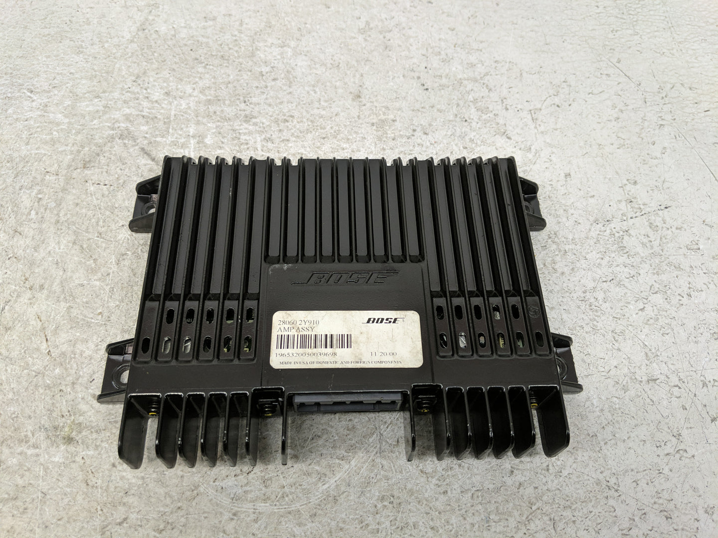 2000-2001 Infiniti I30 Radio Speaker Amplifier 28060 3y910 - Oemusedautoparts1.com