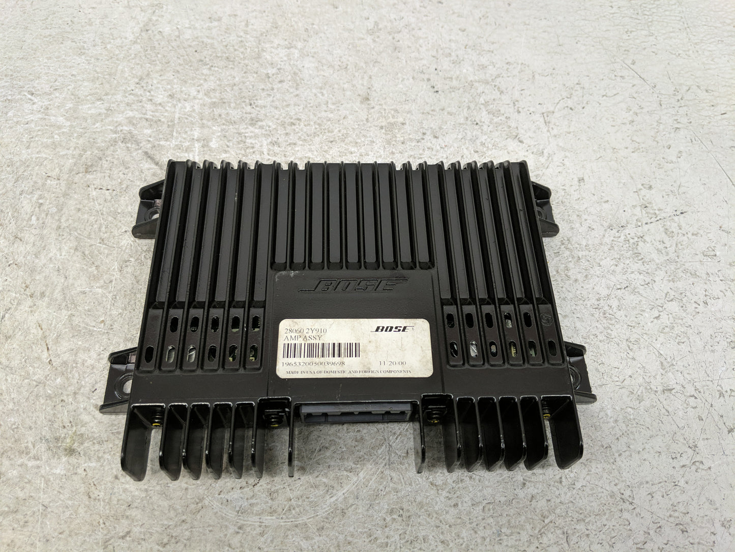 2000-2001 Infiniti I30 Radio Speaker Amplifier 28060 3y910 - Oemusedautoparts1.com