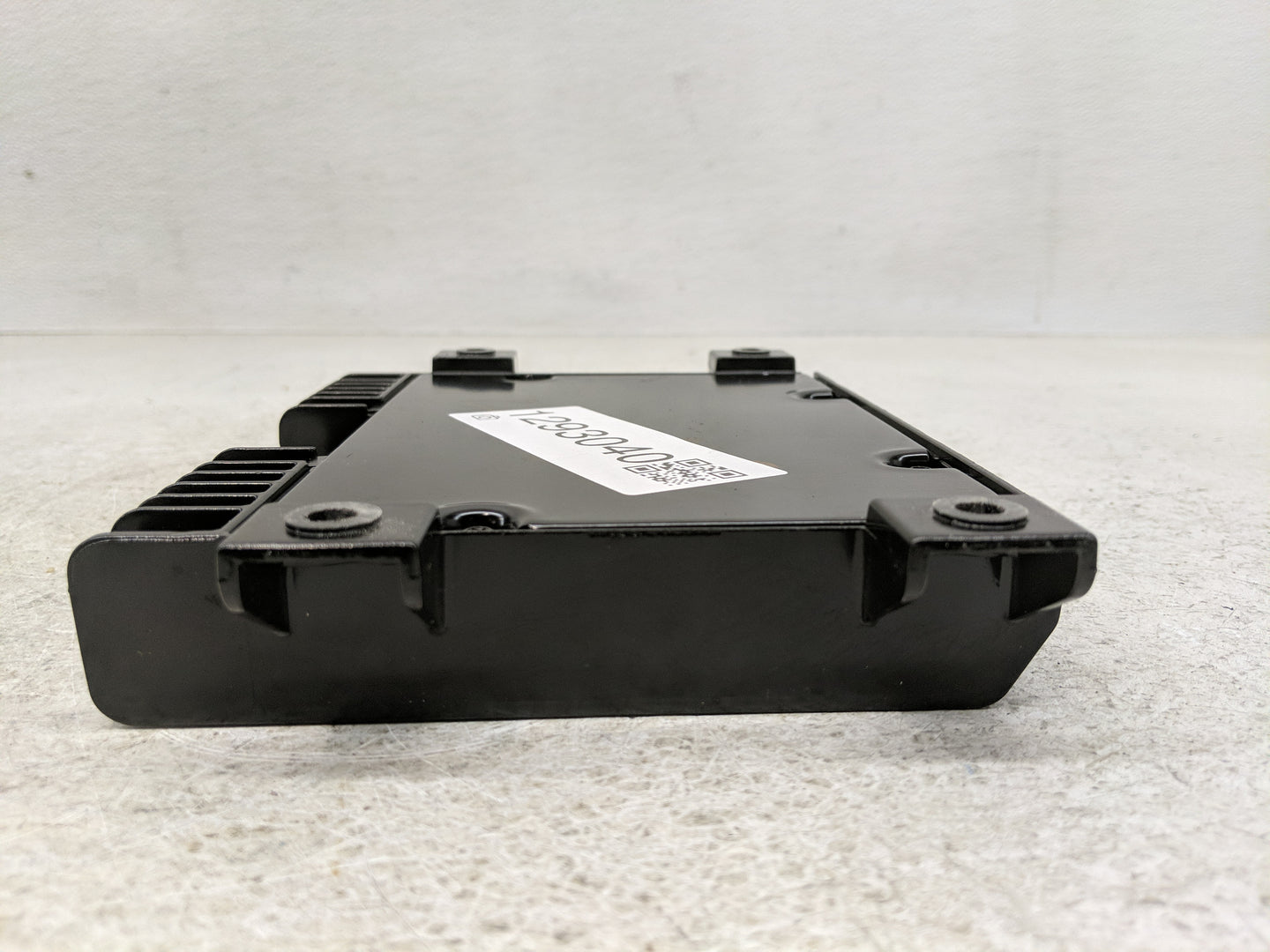 2000-2001 Infiniti I30 Radio Speaker Amplifier 28060 3y910 - Oemusedautoparts1.com