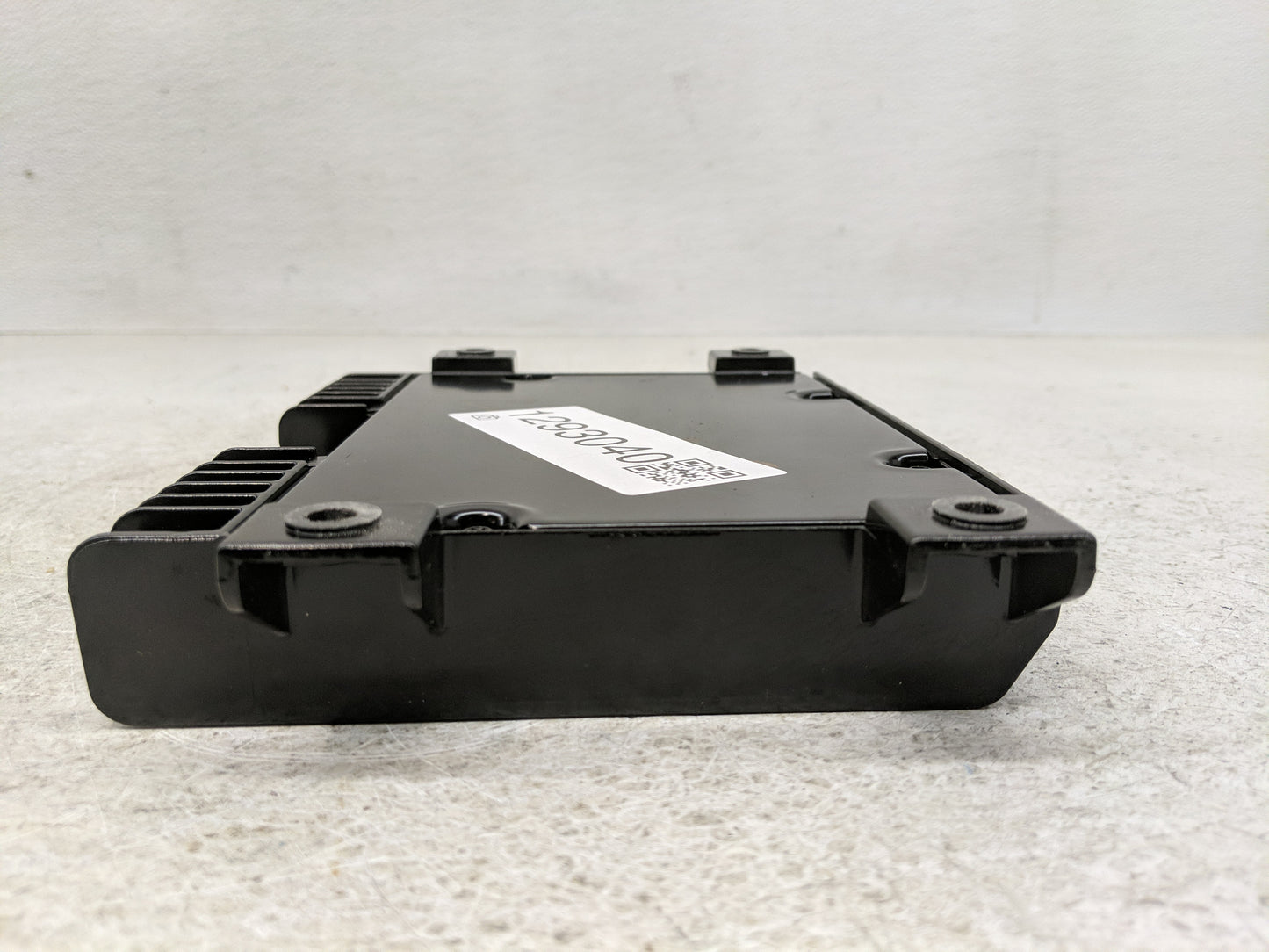 2000-2001 Infiniti I30 Radio Speaker Amplifier 28060 3y910 - Oemusedautoparts1.com