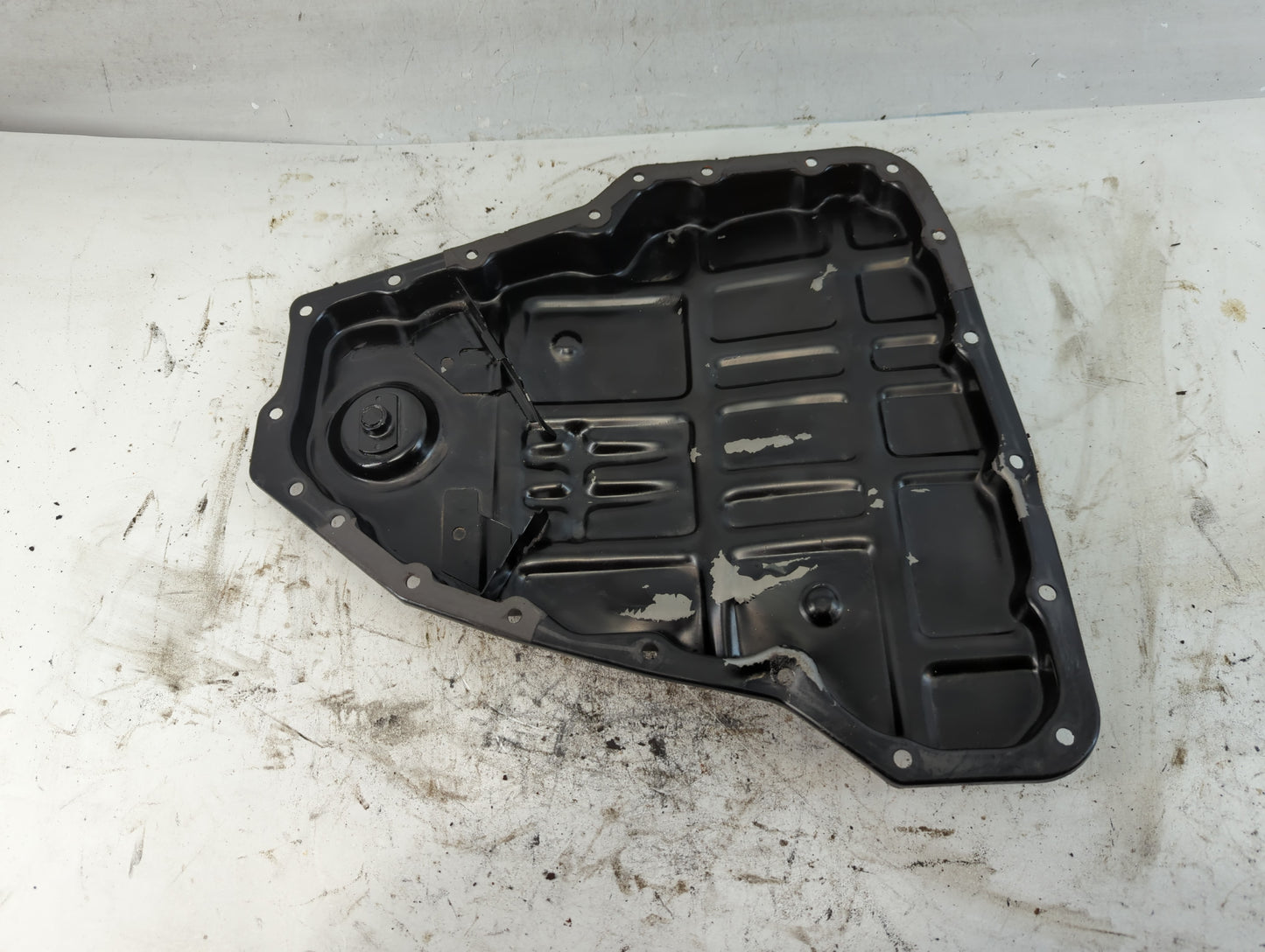 2000-2001 Infiniti I30 Engine Oil Pan Fits Fits 2000 2001 2002 2003 2004 2005 2006 2007 OEM Used Auto Parts - Oemusedautopar