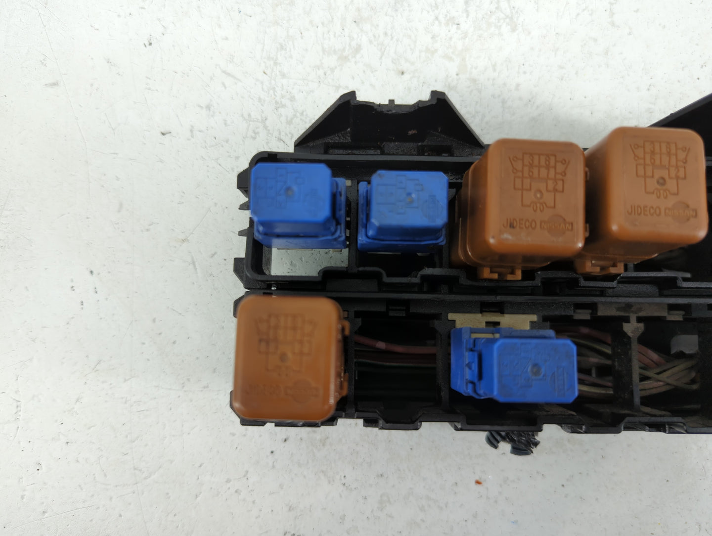 2001-2003 Infiniti Qx4 Fusebox Fuse Box Panel Relay Module P/N:7154-3080 24382 4W000, 7154-3269 YA1 Fits Fits 2001 2002 2003
