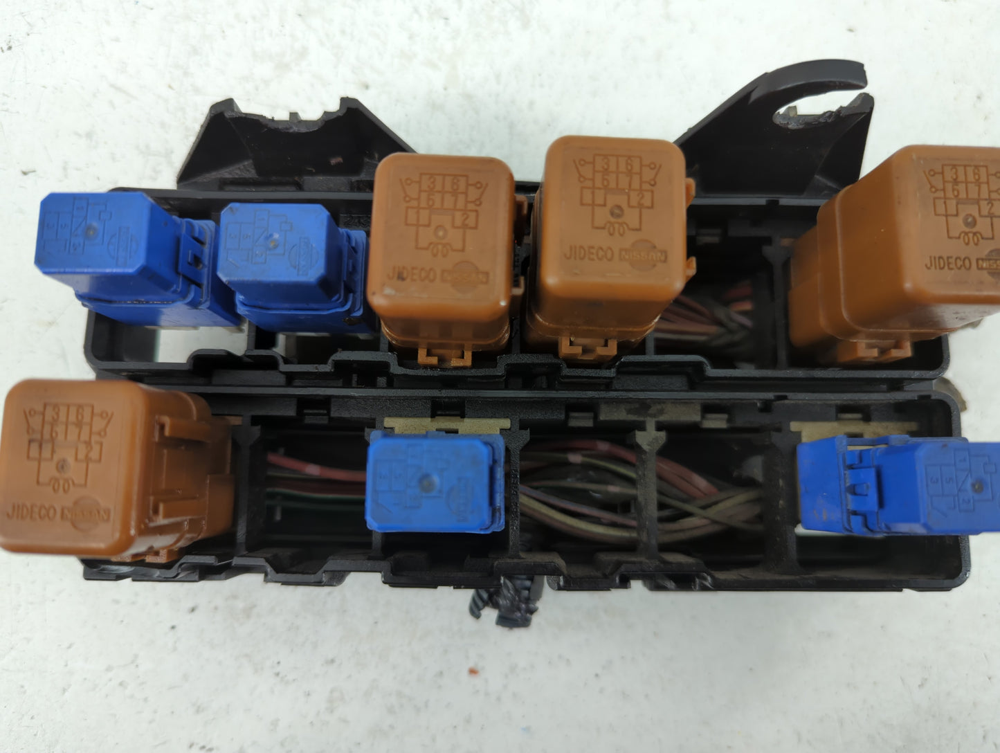 2001-2003 Infiniti Qx4 Fusebox Fuse Box Panel Relay Module P/N:7154-3080 24382 4W000, 7154-3269 YA1 Fits Fits 2001 2002 2003