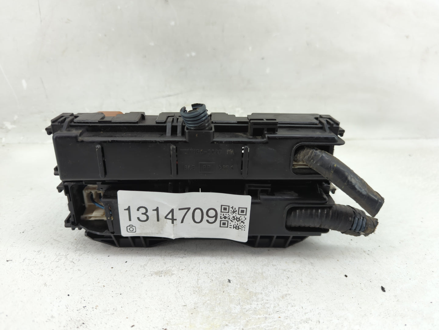 2001-2003 Infiniti Qx4 Fusebox Fuse Box Panel Relay Module P/N:7154-3080 24382 4W000, 7154-3269 YA1 Fits Fits 2001 2002 2003