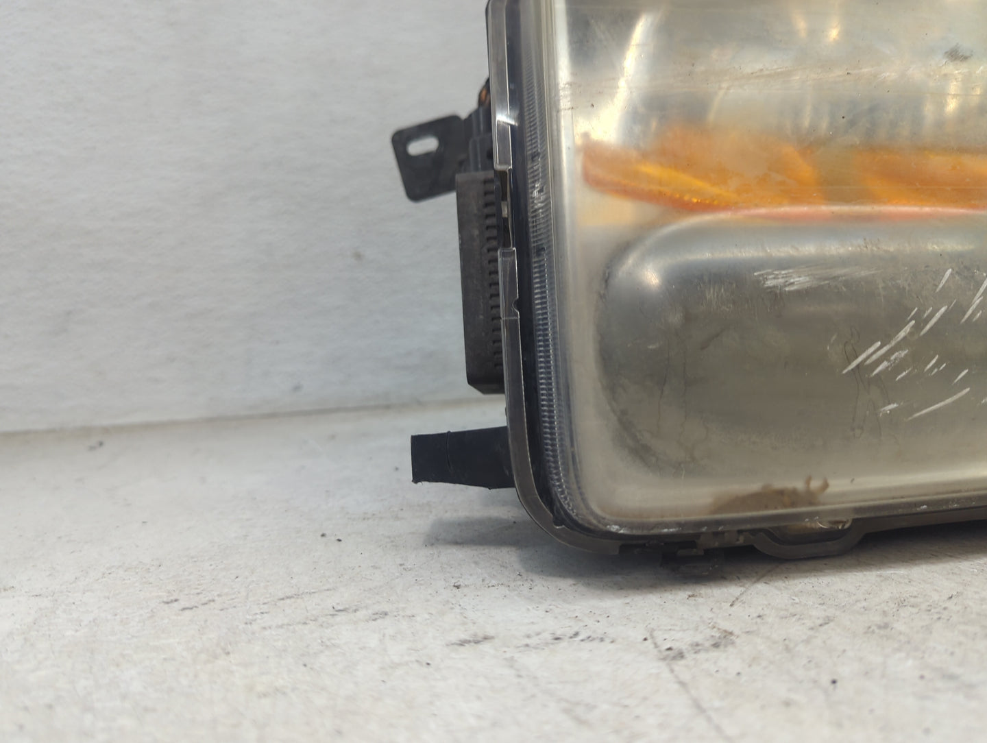 2001 Infiniti Qx4 Driver Left Oem Head Light Headlight Lamp - Oemusedautoparts1.com