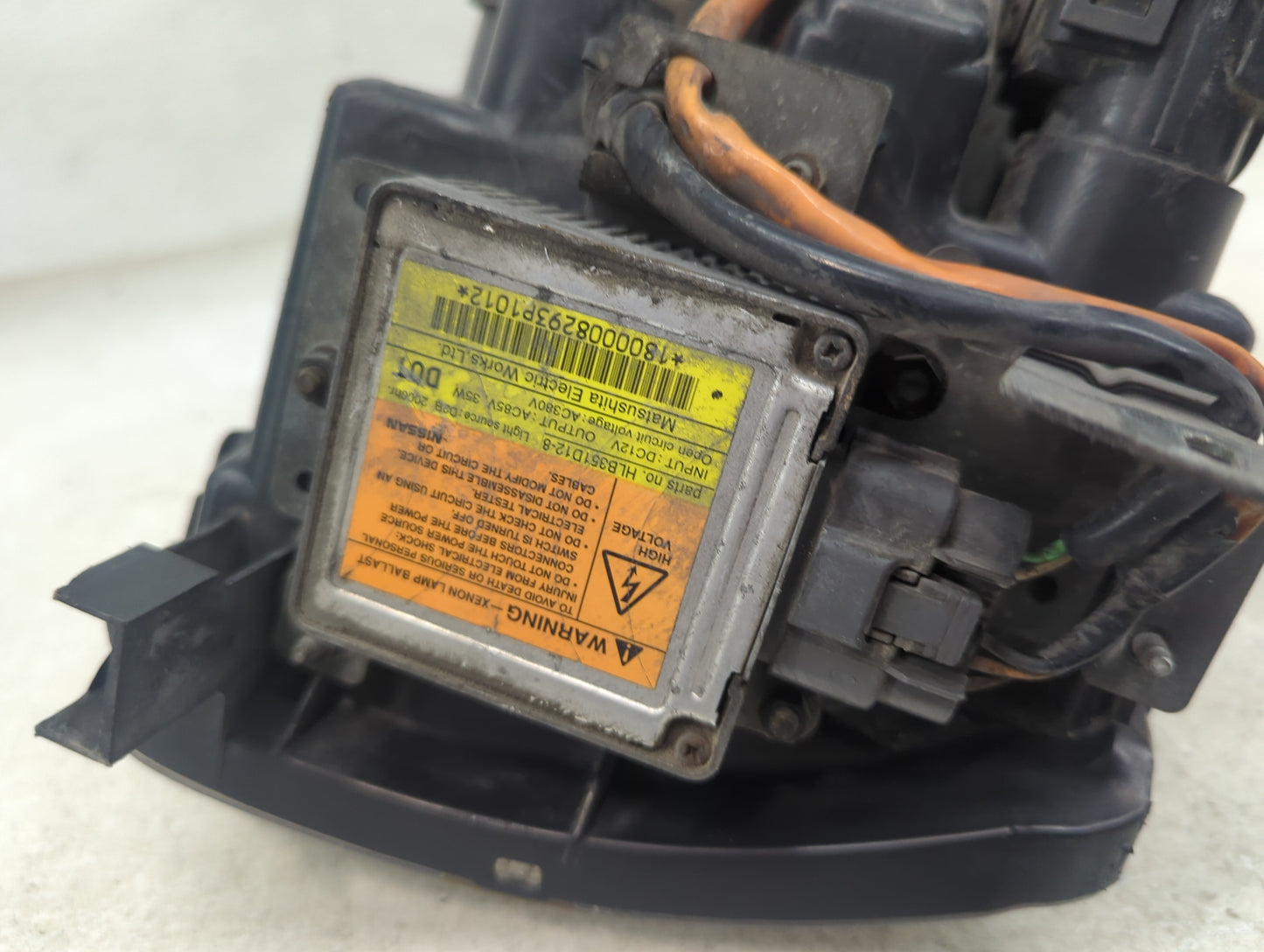 2001 Infiniti Qx4 Driver Left Oem Head Light Headlight Lamp - Oemusedautoparts1.com
