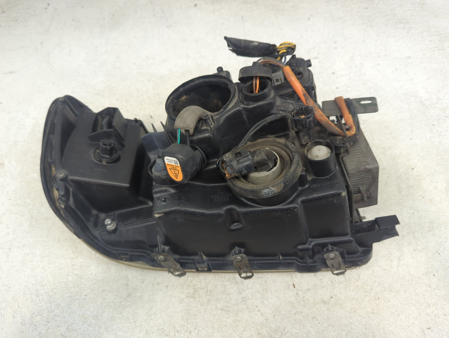 2001 Infiniti Qx4 Driver Left Oem Head Light Headlight Lamp - Oemusedautoparts1.com