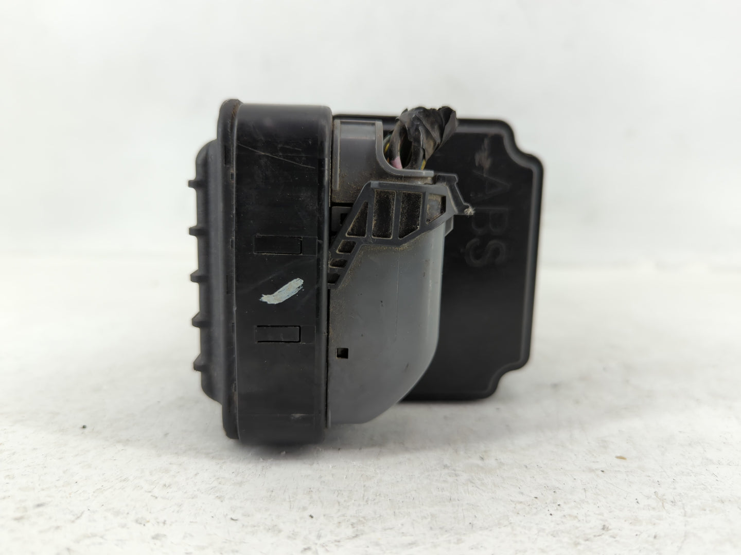 2001 Infiniti Qx4 ABS Pump Control Module Replacement P/N:47660- 3W405 Fits Fits 2000 OEM Used Auto Parts - Oemusedautoparts